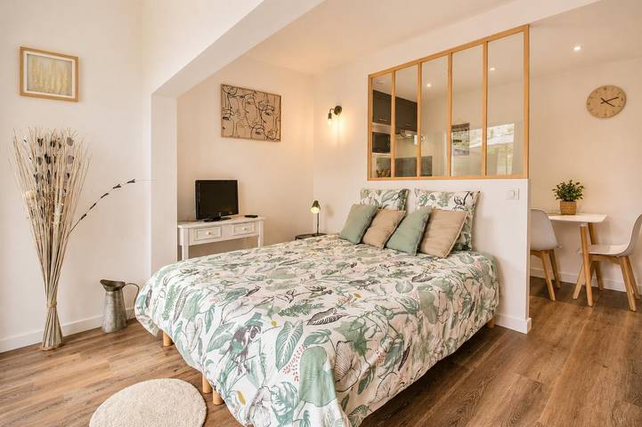Gîte pour 2 personnes, avec Jacuzzi et Terrasse ainsi que Jardin et Vue à Surzur