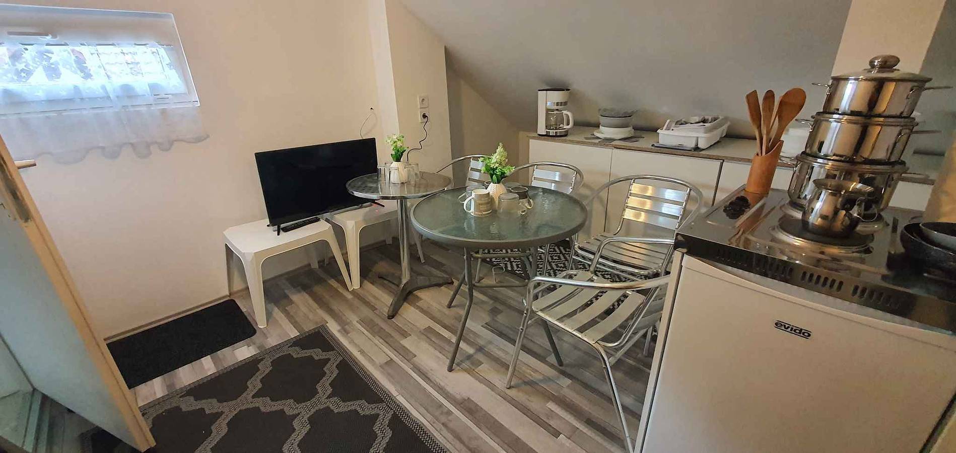 Ganze Ferienwohnung, Ferienwohnung mit Internet und Klimaanlage 400m von Plattensee entfernt  in Siofok, Siófok und Umgebung