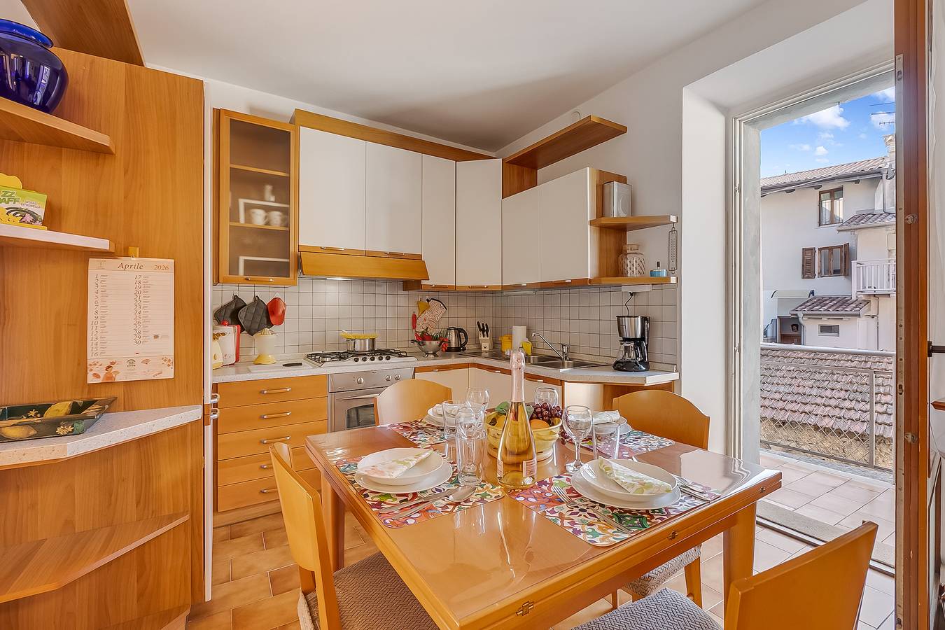 Entire apartment, Charming 1-Bed Apartment in Nago-Torbole with Balcony & Wi-Fi in Nago-Torbole, Garda Mountains