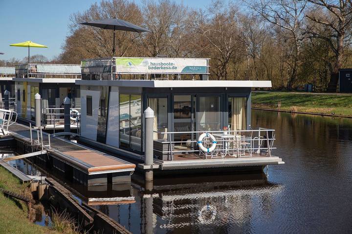 Ferienhaus für 4 Personen, mit Seeblick und Terrasse sowie Sauna in Geestland - 2