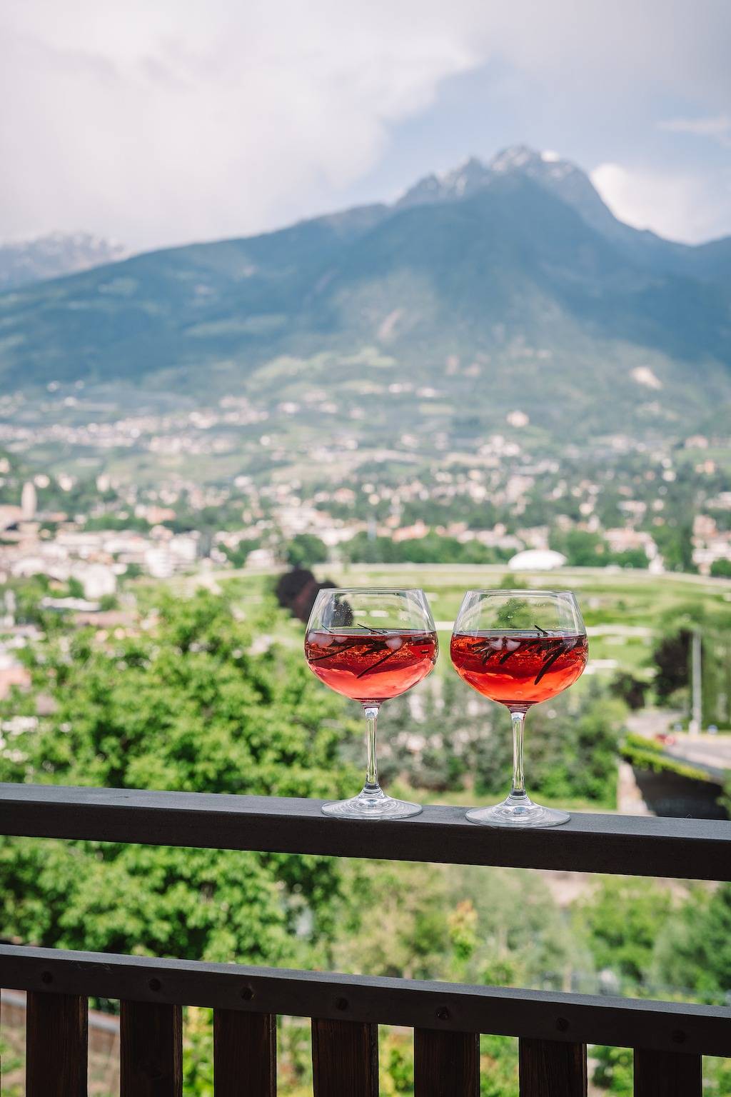 Ganze Wohnung, Apartment 'Freiblick Klein' mit Bergblick, gemeinsamer Terrasse und Wlan in Marling, Ortleralpen