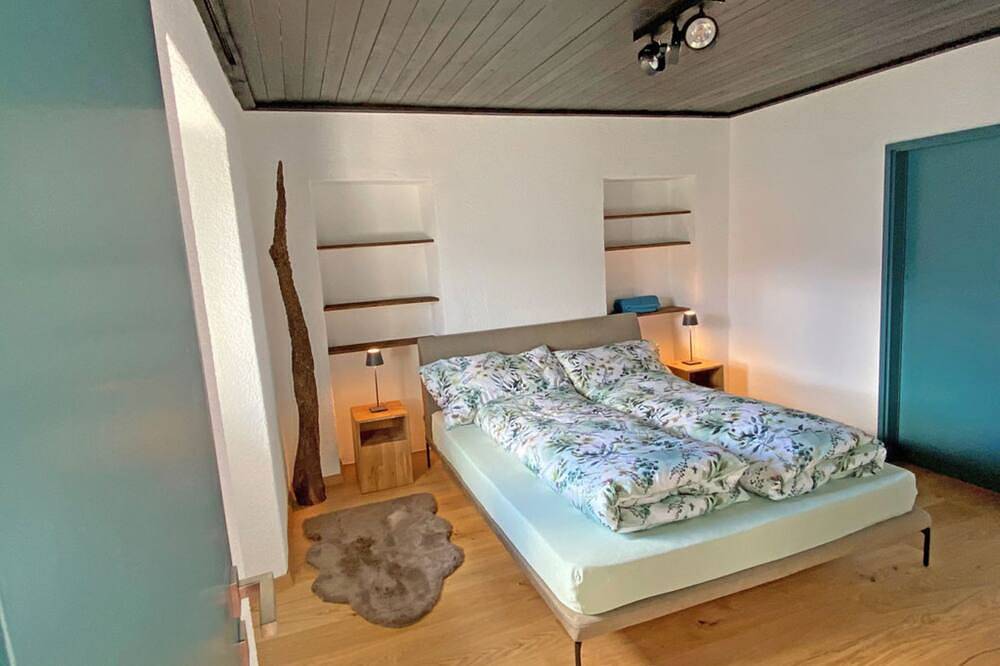 Neu renoviertes Einfamilienhausam am Sonnenhang über Locarno mit Panoramasicht in Brione sopra Minusio, Tessiner Alpen