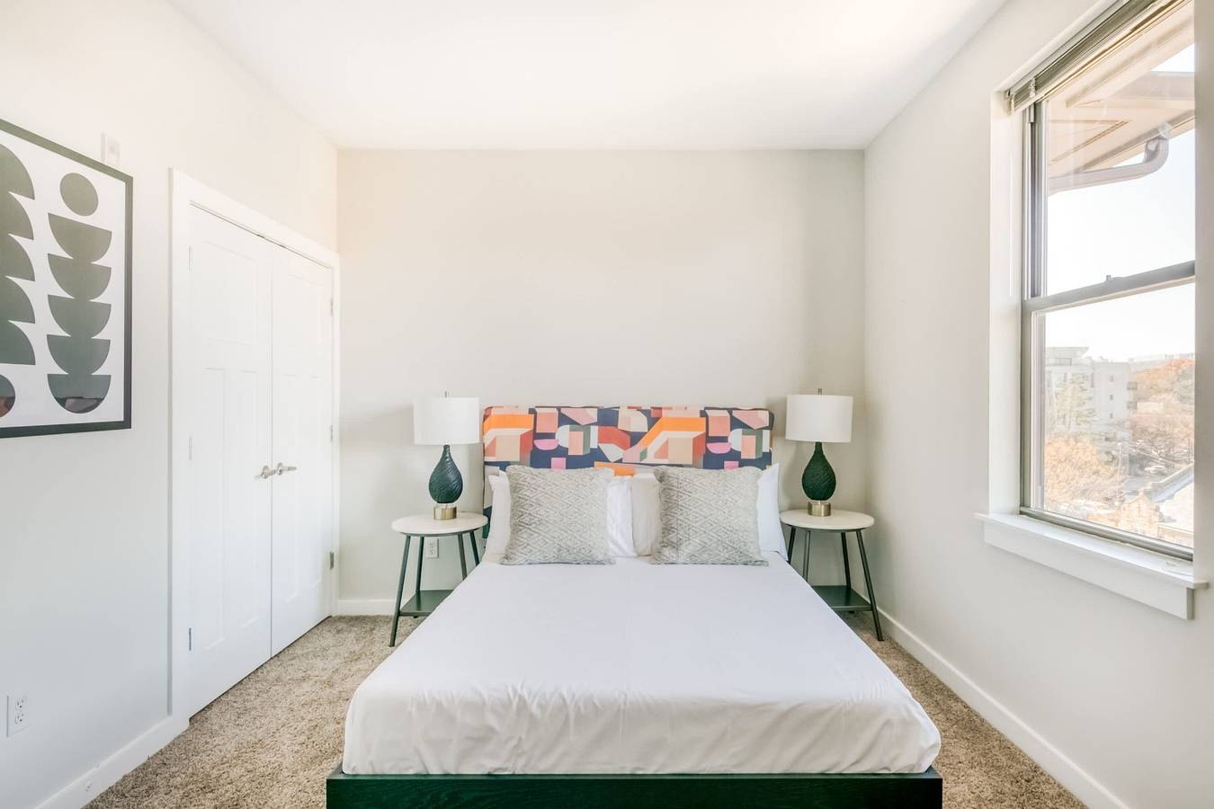 Entire apartment, Cozysuites Musicrow Classy 1Br w free parking  61 in Nashville, Tennessee