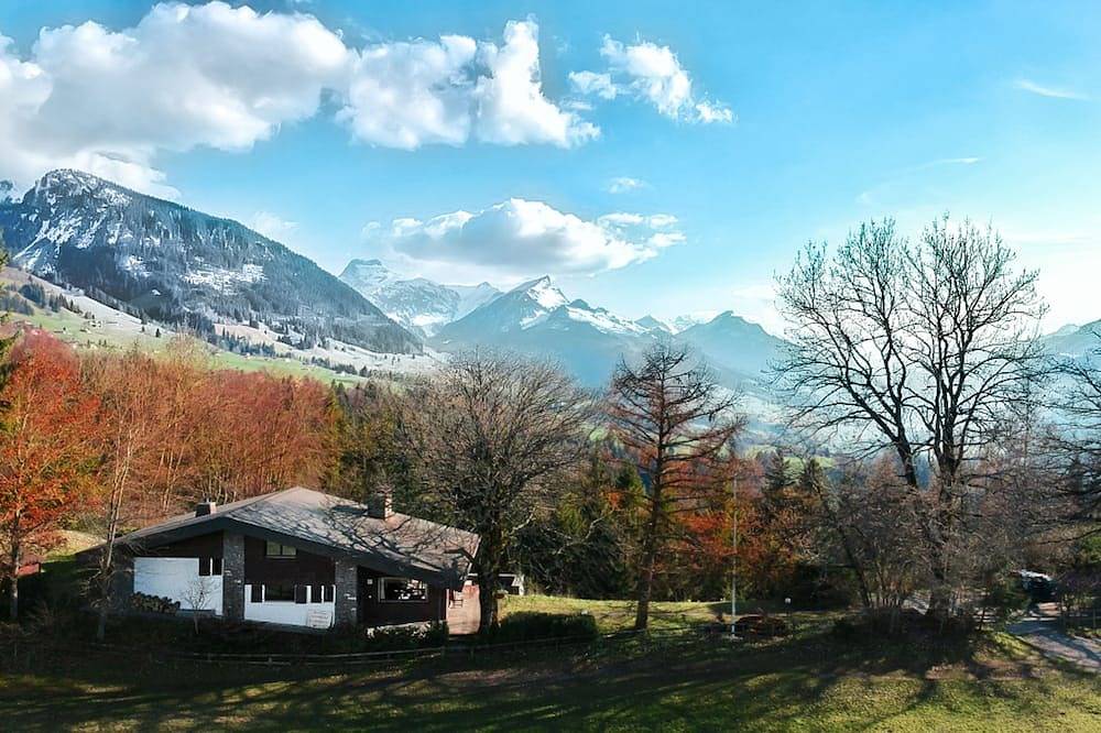 Luxuriöses Chalet mit atemberaubender Aussicht auf das Berner Oberland in Aeschi bei Spiez, Thunersee