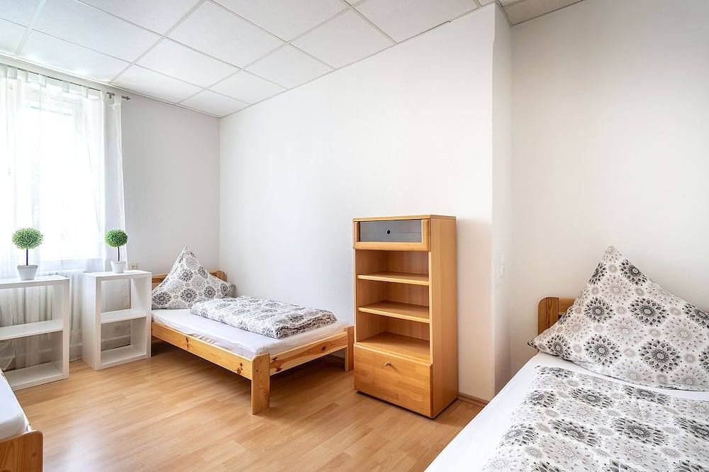 Ganze Wohnung, Apartment Mittelstation 5 Buxacher Straße 23 mit Motorradvermietung in Memmingen, Bayerisch Schwaben