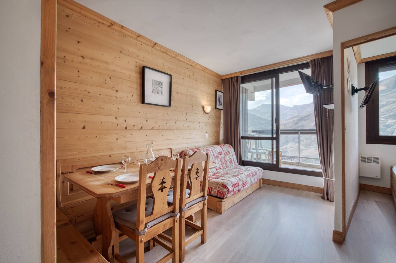 Entire apartment, Apartment 'N° 46' with Mountain View and Balcony in Saint-Martin-de-Belleville, Les Trois Vallées