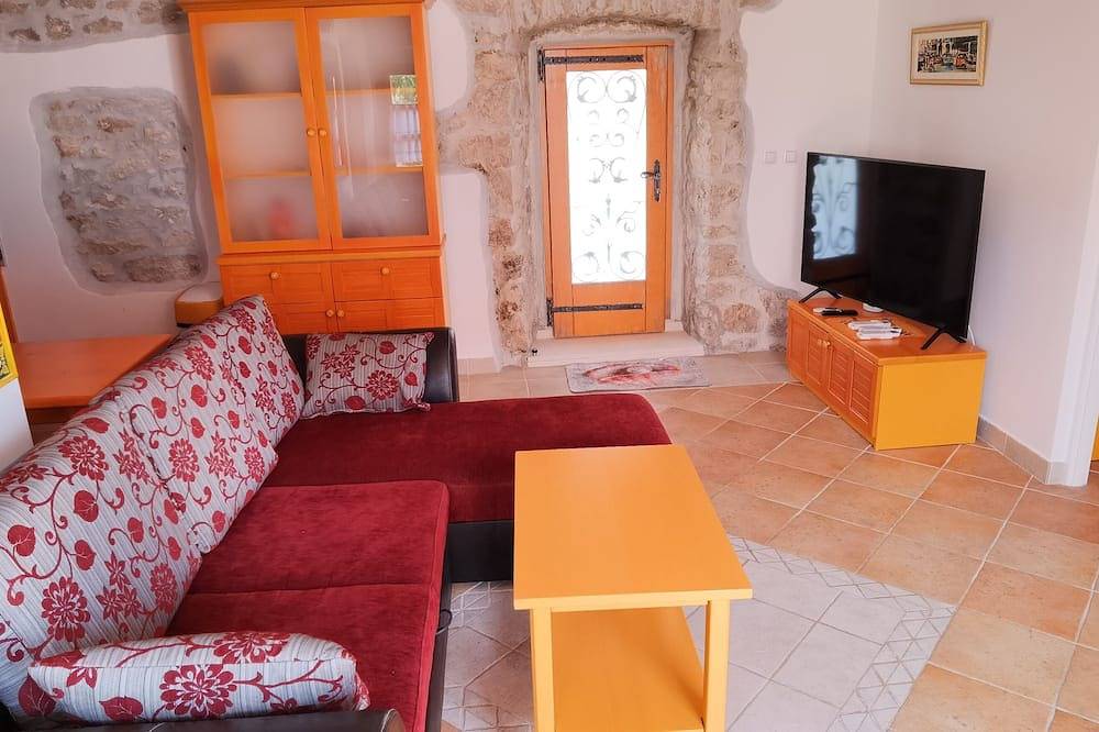 Ganze Wohnung, Ferienwohnung mit Dem privaten Schwimmbad in Kukljica, Insel Ugljan