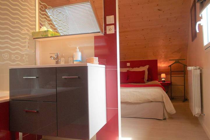 Gîte pour 2 personnes, avec terrasse ainsi que jardin et jacuzzi, animaux acceptés à Saint-Évarzec - 3