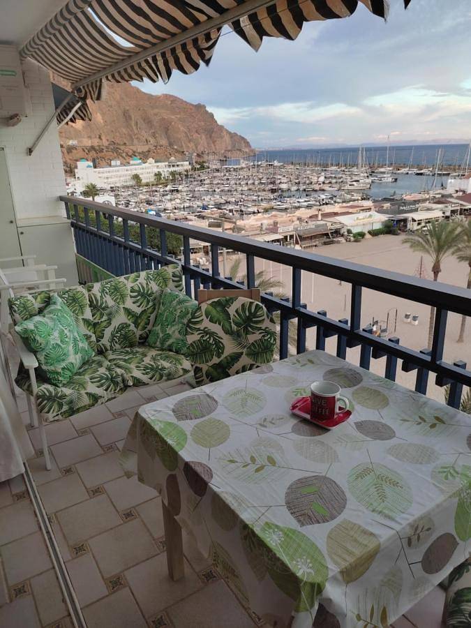 Ferienwohnung für 4 Personen, mit Ausblick und Terrasse sowie Garten - 1
