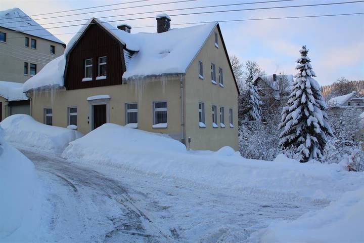 Ferienwohnung für 2 Personen, mit Terrasse und Garten sowie Sauna im Erzgebirge