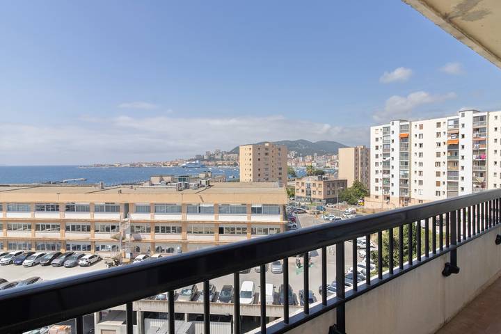 Apartamento entero, Gran apartamento t3 de 70 m² con vistas al mar Golfo de Ajaccio in Ajaccio, Golfe D'Ajaccio