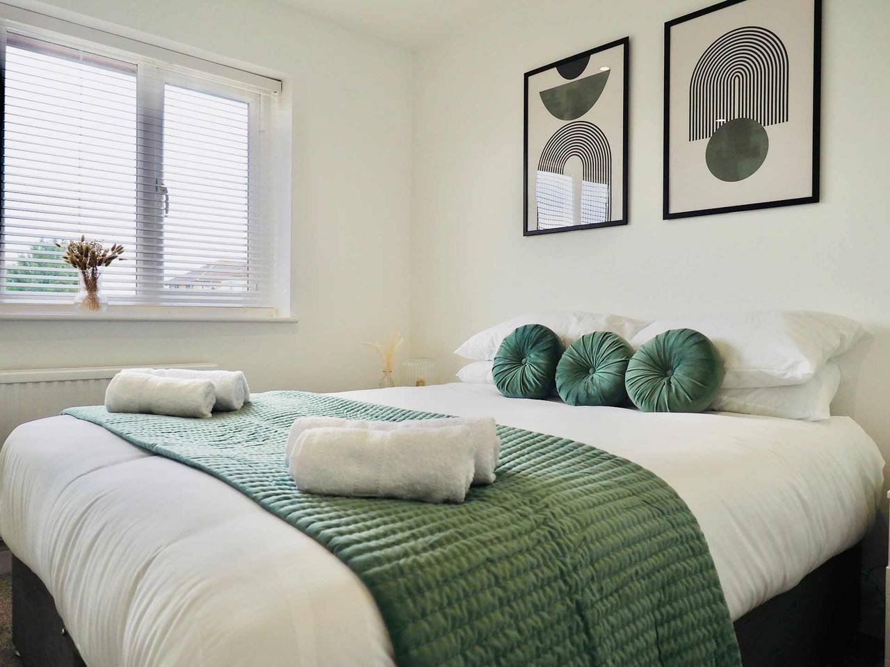 Comfortable 3Br Stay w/ Parking | Taunton in Taunton, Somerset