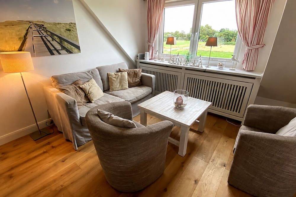 Ganze Wohnung, Gepflegte, helle Wohnung mit Weitblick über die Felder Morsums in ruhiger Lage in Sylt-Ost, Sylt (Gemeinde)