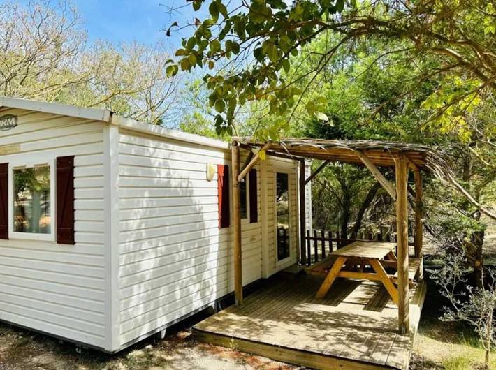 Camping pour 2 personnes, avec piscine et terrasse