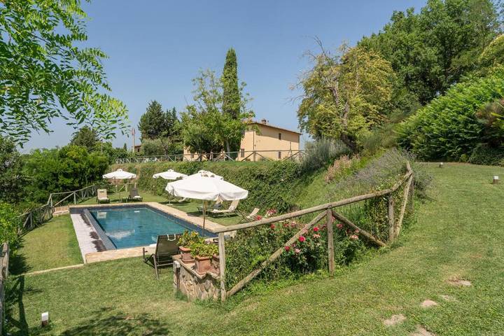 Chambre d’hôte pour 2 personnes, avec vue ainsi que jardin et piscine dans Tavarnelle in Val di Pesa