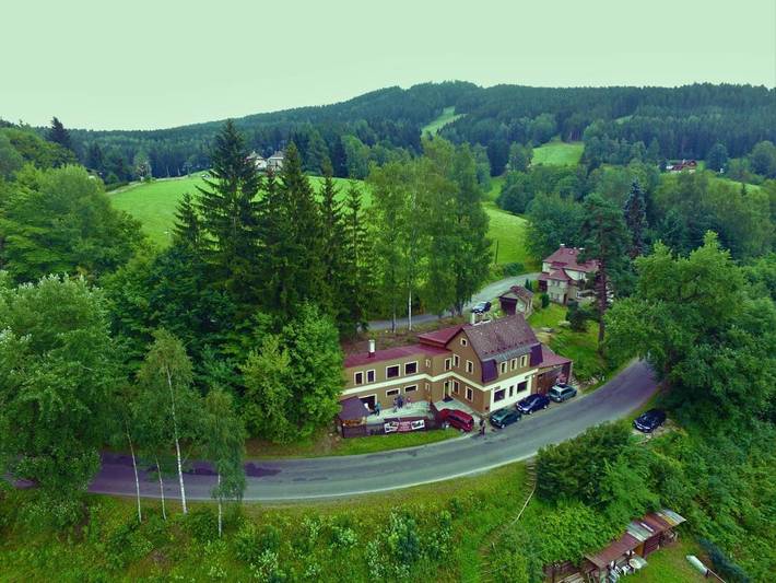 Ferienwohnung für 4 Personen, mit Terrasse und Garten in Tanvald