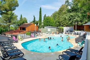 Camping pour 5 personnes, avec terrasse et piscine à Six-Fours-les-Plages