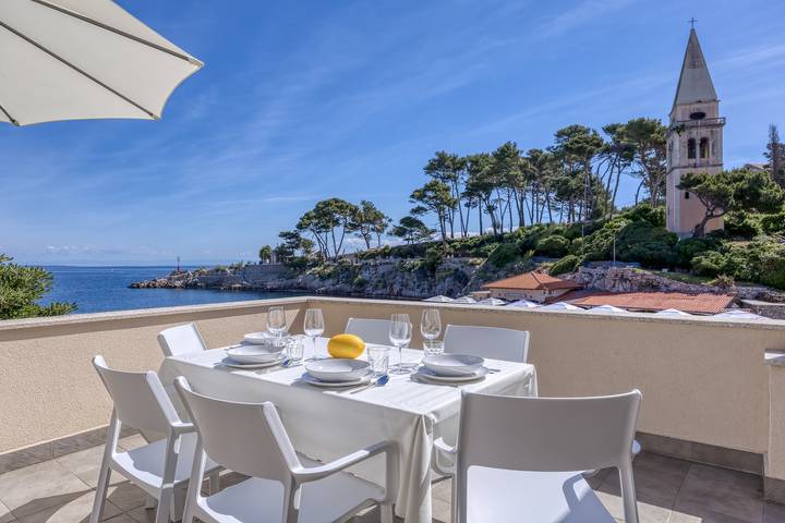 Ferienwohnung für 3 Personen, mit Terrasse und Meerblick, kinderfreundlich in Veli Losinj