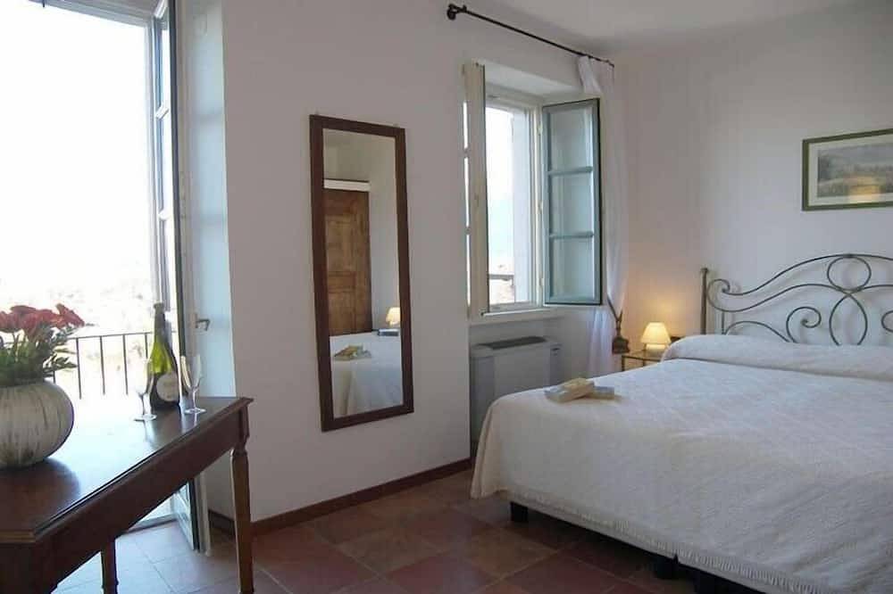 Villa Charme id 2116 Luxury Villa with Beautiful Lake view, panoramic Pool, A/C in Bellagio, Comune di Bellagio