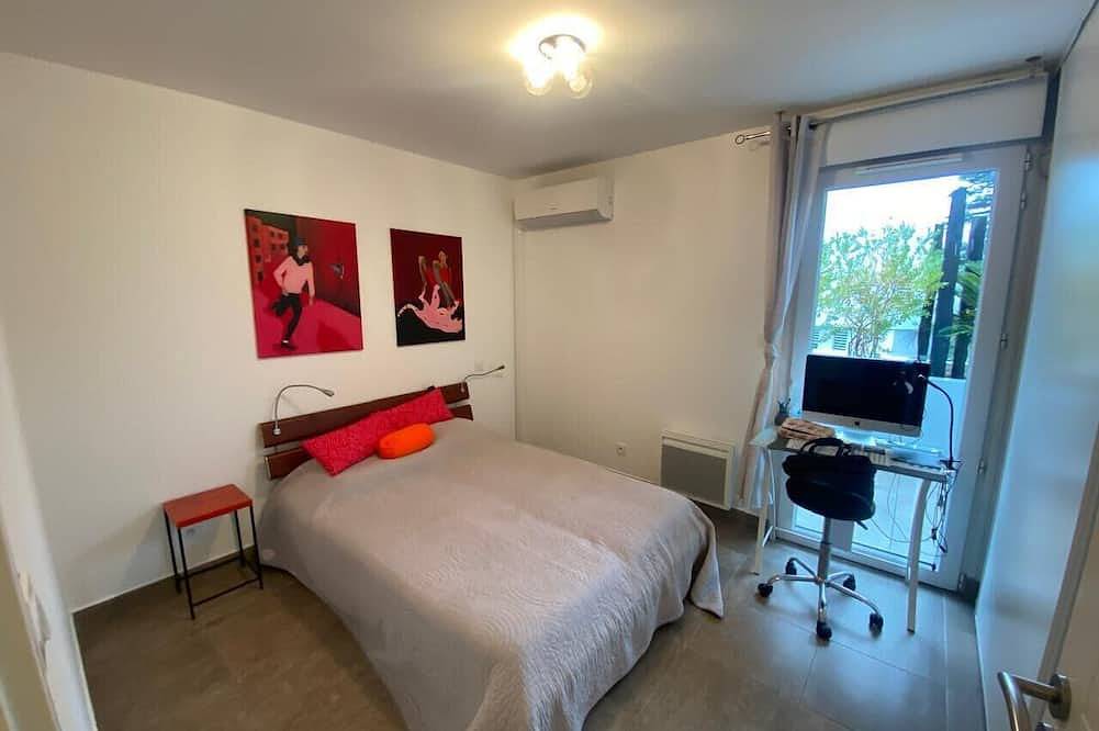 Ganze Wohnung, Apartment with Pool and Terrace in Montpellier in Port Marianne, Montpellier