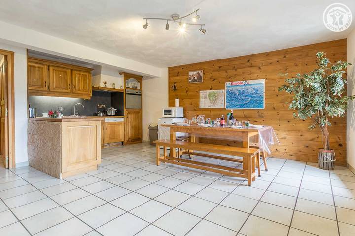 Gîte pour 8 personnes, avec terrasse dans Les Trois Vallées - 2