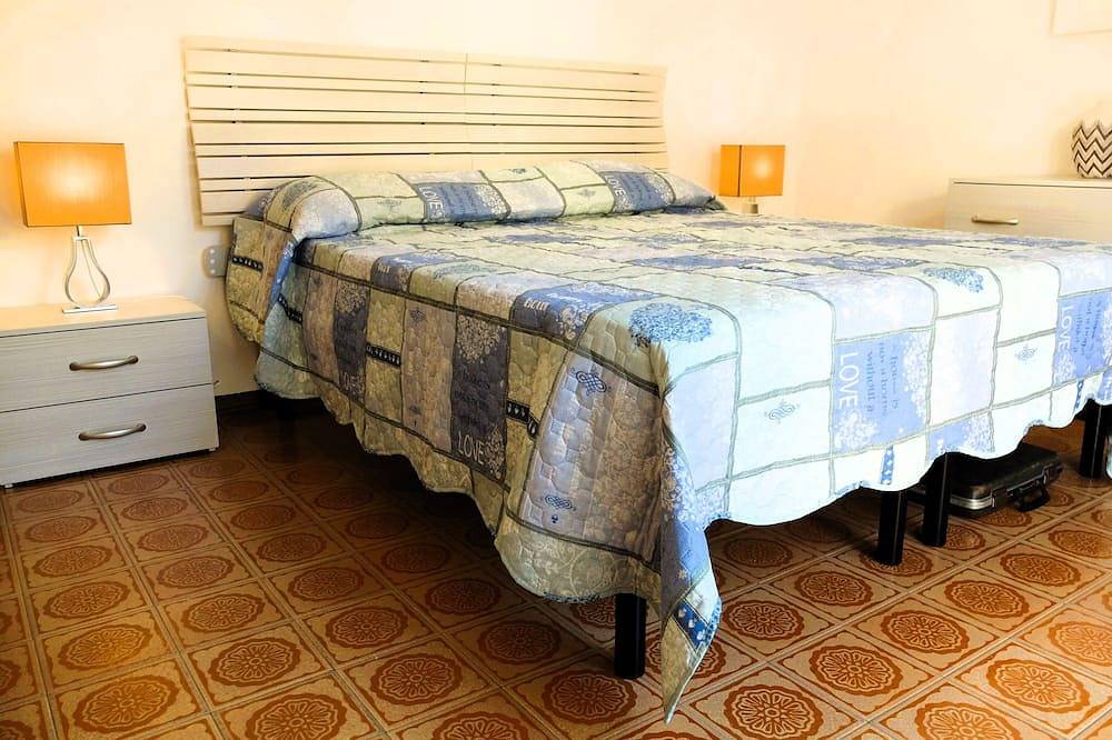 Apartamento entero, Apartamento 500 mt. del mar, frente a la Pineta, con aparcamiento privado. in Viareggio, Costa de la Maremma