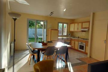 Gîte pour 8 personnes, avec jardin dans Denneville Plage