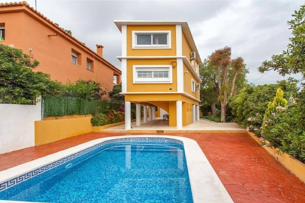 Wonderful holiday in  Villa Masias  Moncada. Valencia in Moncada, Costa de Valencia