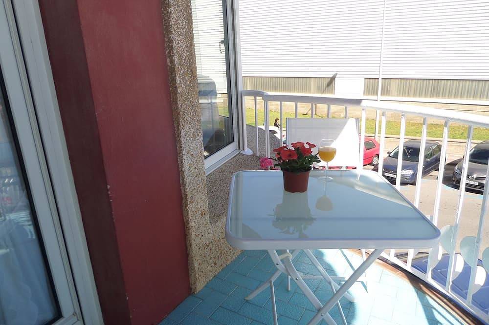 Entire apartment, Great Apartment In Sea Front. Best Possible Location In Town. in Els Pins Blanes, Blanes