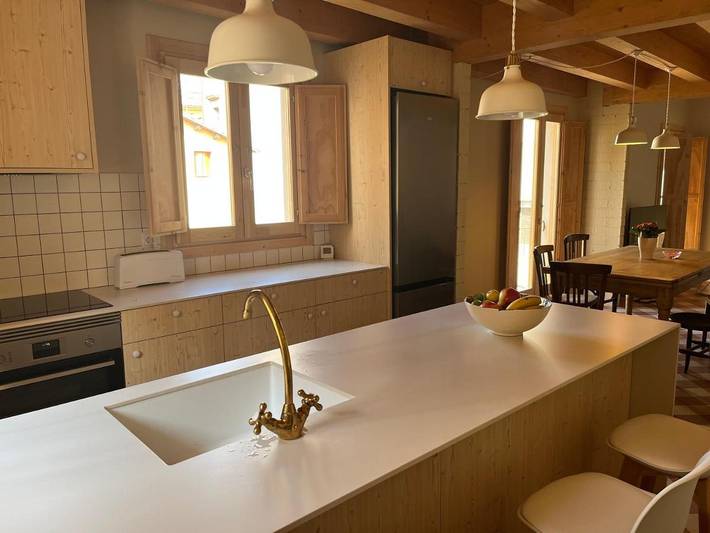 Casa rural para 12 personas, con Balcón en San Juan de las Abadesas - 3