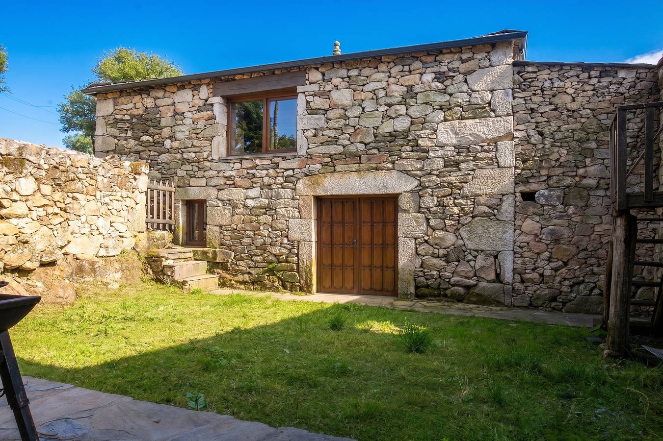 Acogedora Casa en Paradela con Bbq incluido in Paradela (desambiguación), Reserva da Biosfera Ribeira Sacra e Serras do Oribio e Courel