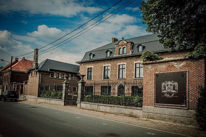Gîte pour 6 personnes, avec jardin ainsi que vue et piscine à Frasnes-lez-Anvaing