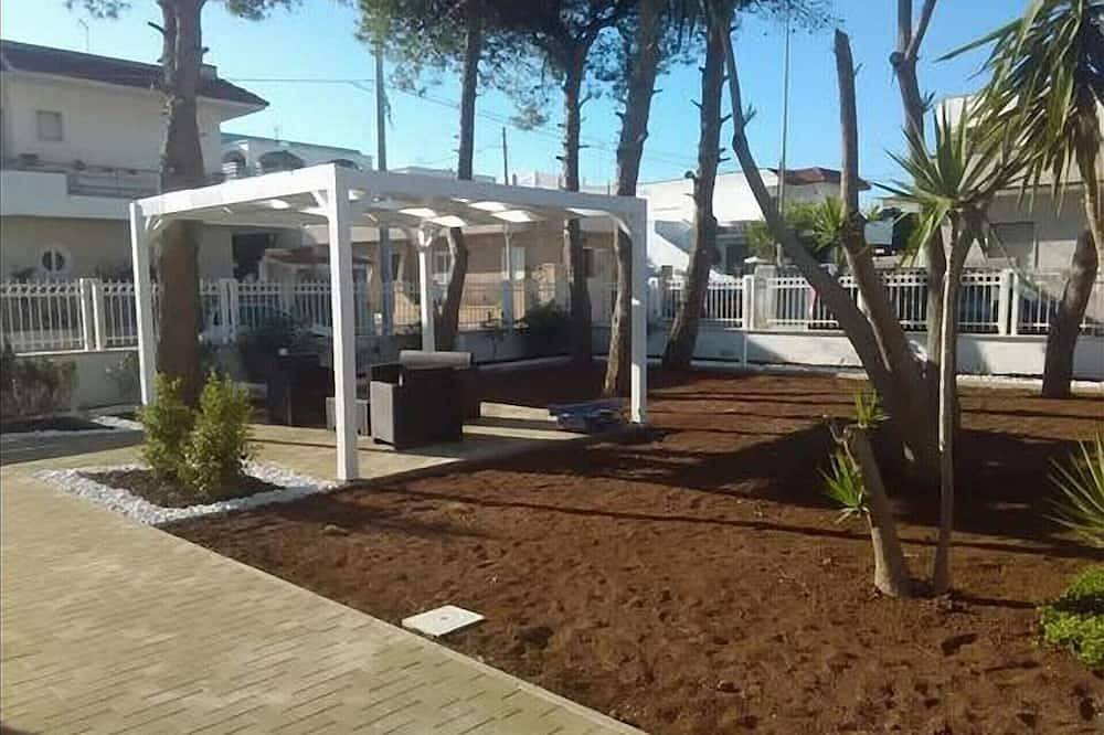 Splendid Villa With Pineta A Few Meters From The Sea in Torre Lapillo, Gulf of Taranto