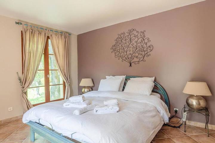 Lovely home in Saint-Maximin-la-Saint in Saint-Maximin-la-Sainte-Baume, Région de Brignoles