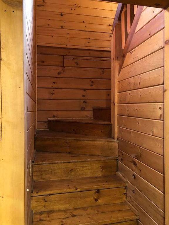 Calming Cabin: A Getaway Where Peace Settles In in Grundy County