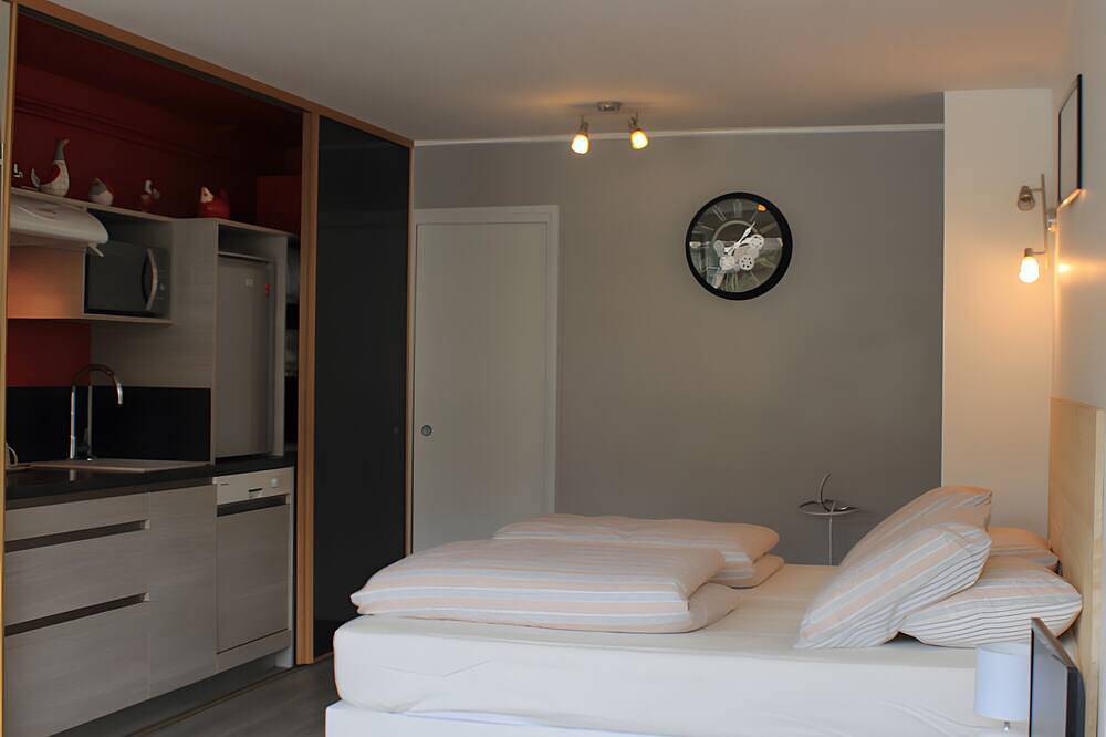 Entire apartment, Studio Apartment 'Chamole' with Wi-Fi in Chamole, Jura