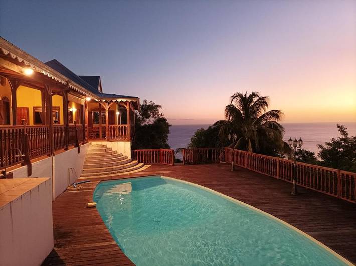 Villa pour 10 personnes, avec piscine ainsi que jardin et vue, adapté aux familles