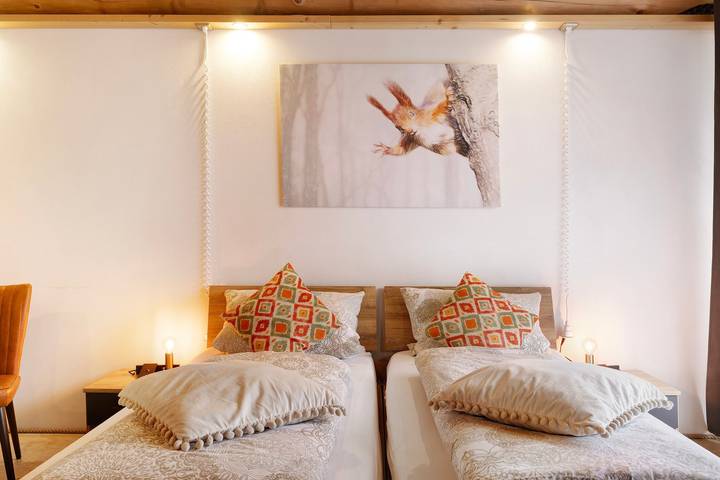 Hel lägenhet, Apartment '-4-die Vier, Studio 25qm' with Private Terrace, Shared Garden and Wi-Fi in Rosenfeld, Neckar-Alb