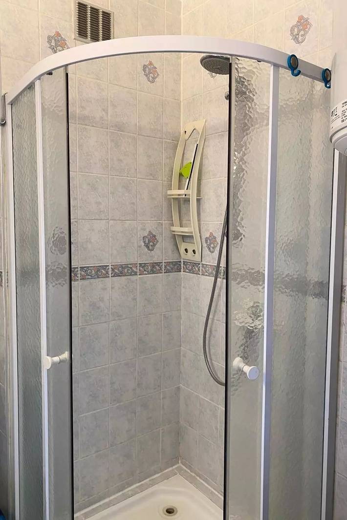 Gîte pour 3 personnes, avec terrasse dans Plage de Juan-les-Pins - 4