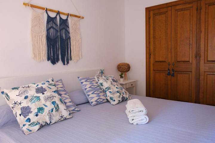 Gîte pour 4 personnes, avec terrasse et vue ainsi que piscine et jardin dans Son Xoriguer - 3