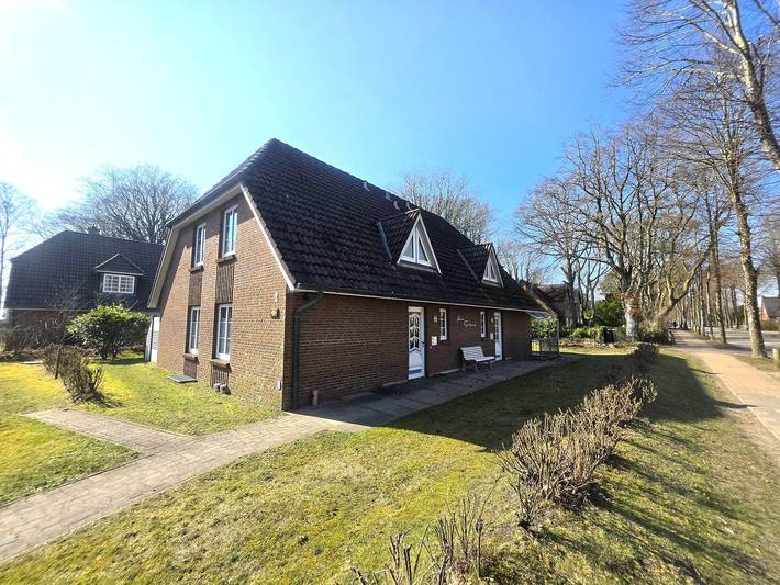 Ganze Wohnung, Ferienwohnung Godewind 1: Erdgeschoss mit Terrasse, Wlan & nur 200 m zum Strand in Wyk auf Föhr (Stadt), Wyk auf Föhr