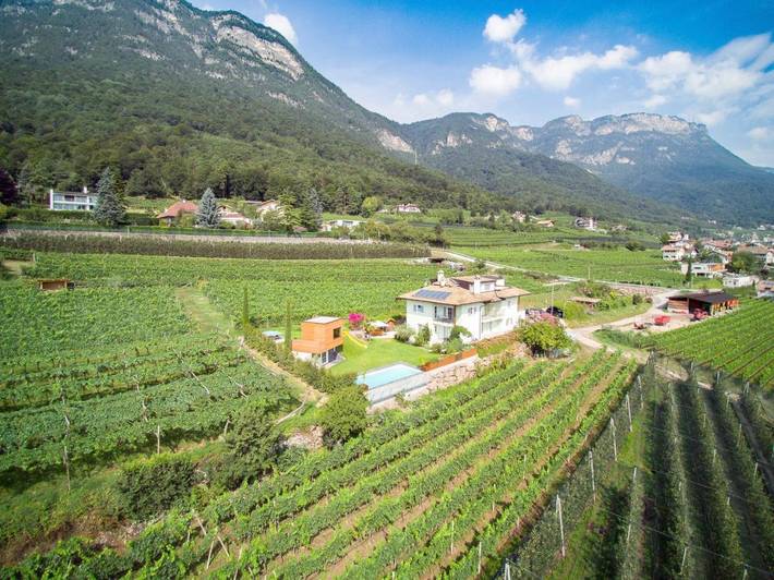 Ferienwohnung für 6 Personen, mit Garten und Sauna sowie Ausblick und Pool, kinderfreundlich am Kalterer See