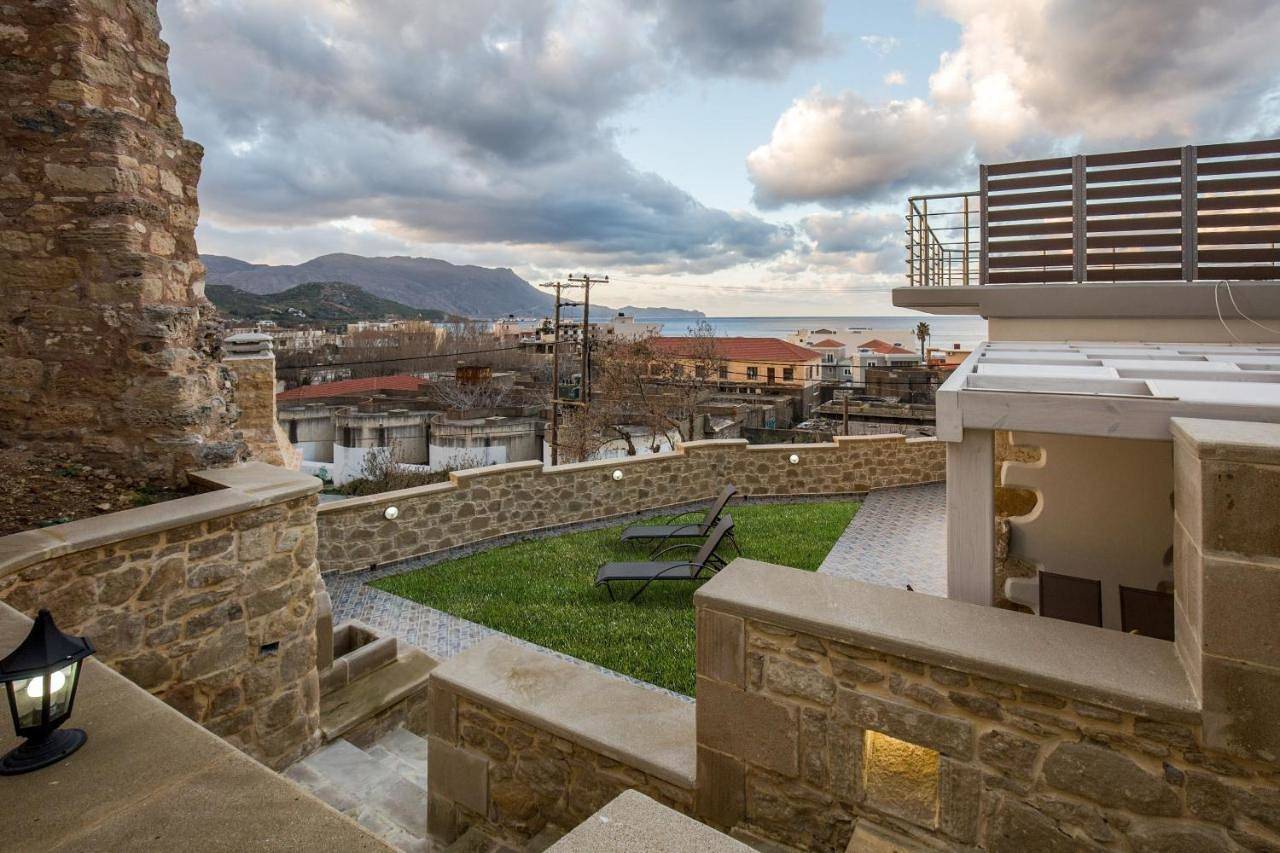 Castello Villa - Seaview Villa atop the Venetian Walls in Kissamos, Chania und Umgebung