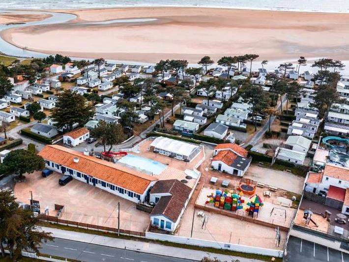 Camping Les Violettes  - Mobilhome 4 personas - Mobile-home Mouette (2 habitaciones) - terraza para 4 personas in L'Aiguillon-la-Presqu'île, Vandea