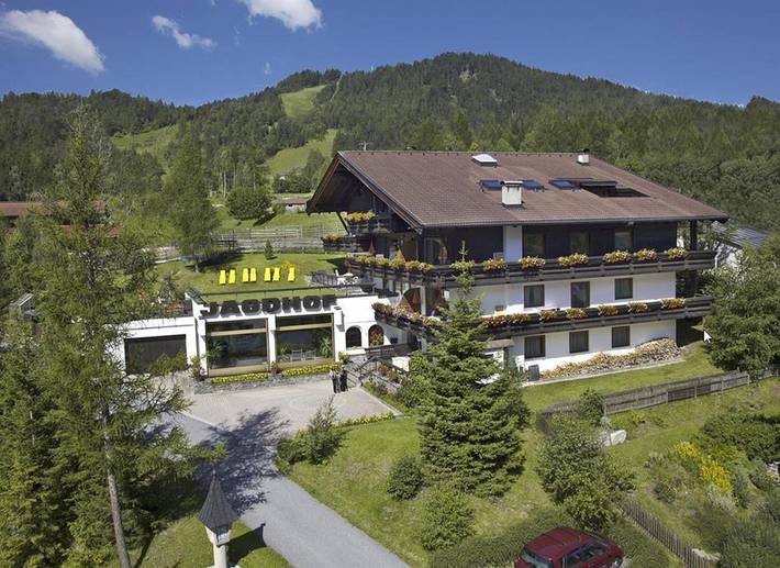 Ferienwohnung für 6 Personen, mit Balkon und Terrasse sowie Garten und Sauna in Auland
