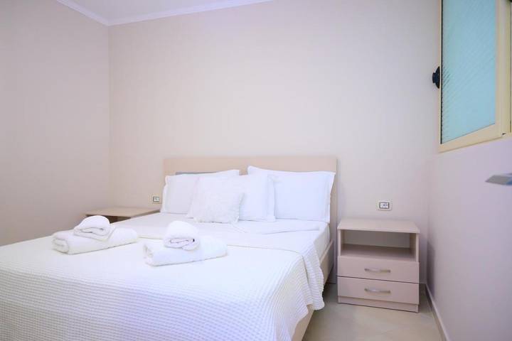 Maison d’hôte pour 5 personnes, avec vue et terrasse, animaux acceptés à Saranda - 3