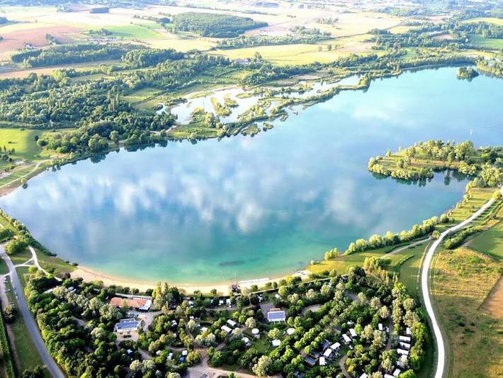 Mobil home pour 8 personnes, avec bassin pour enfant et jacuzzi