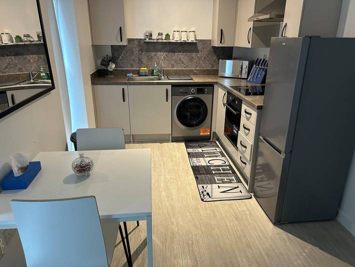 Apartamento entero, Pristino y acogedor apartamento de 3 dormitorios y 2 baños en una excelente ubicación in Coventry, Birmingham y alrededores
