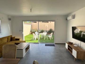 Gîte pour 10 personnes, avec terrasse à Satolas-et-Bonce