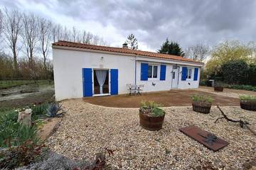 Gîte pour 6 personnes, avec jardin et terrasse à Maillé